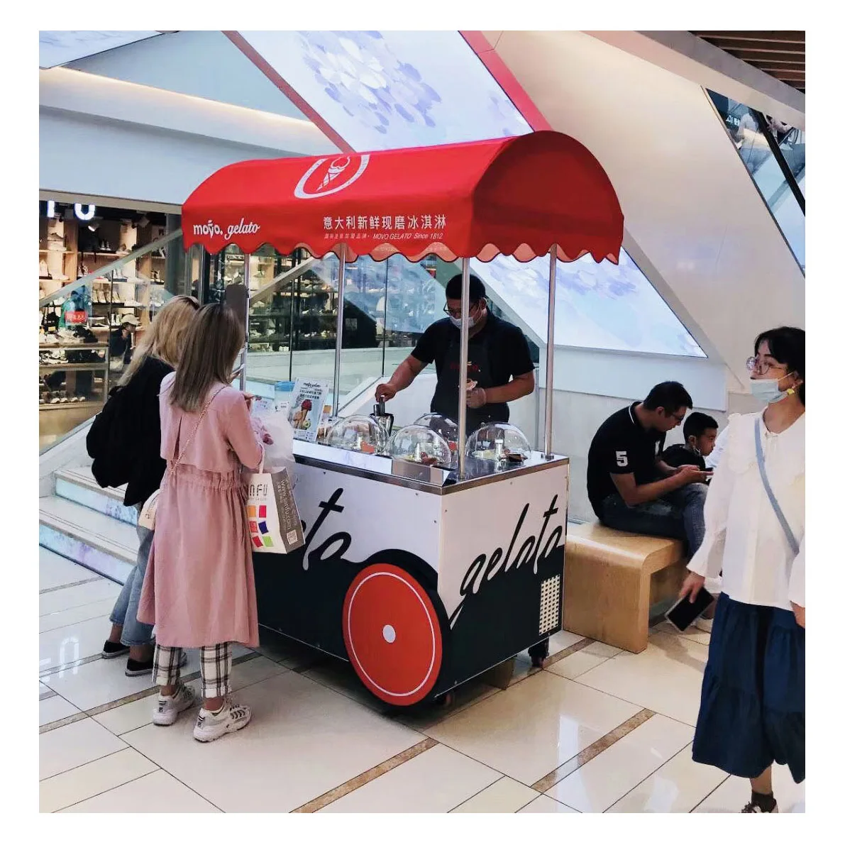 4 pots continuous churning Miles Galaxy PRO V4 cart outdoor street  Standing Floor Frozen Yogurt Hard Serve Ice Cream Machine