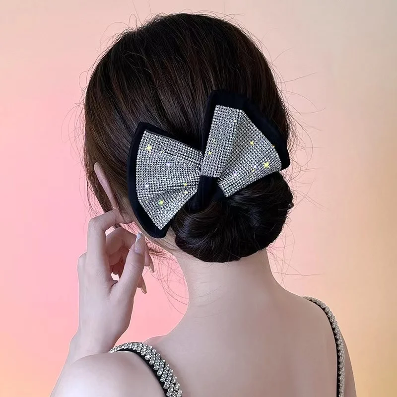 Sequins with diamond bowknot lazy twisting hairpin. Convenient ball head artifact. Magic twisting clip jewelry