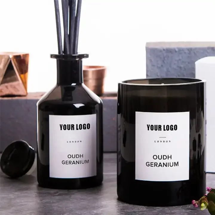 Exquisite Handmade Glass Bottle with Luxury Aromatherapy Soy Candle Scented Coconut and Heart Shapes New and Luxurious Gift