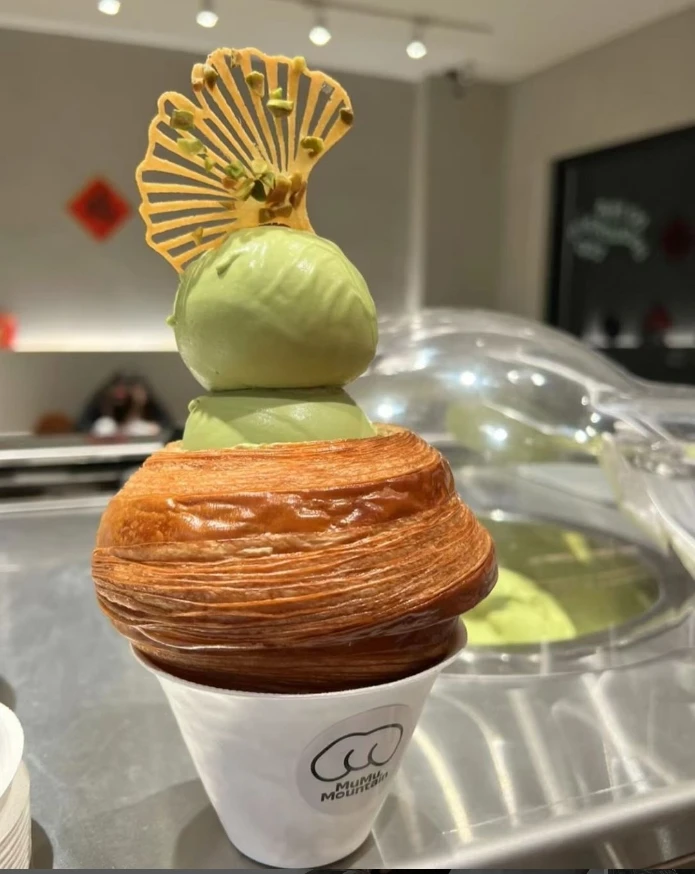 MILES Ice Cream Cart Display Gelato Cart hand push trolley gelato maker 4 tubs continues churning all in one mobile gelato shop