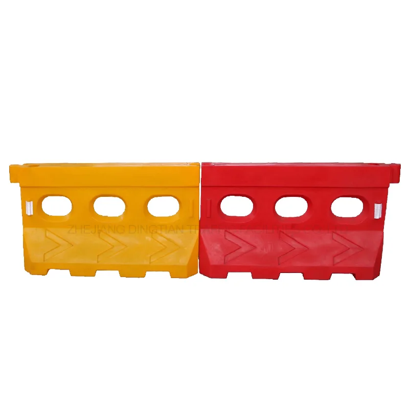 Factory direct sale Road Safety Traffic Barrier rotomolding three-hole water filled barrier