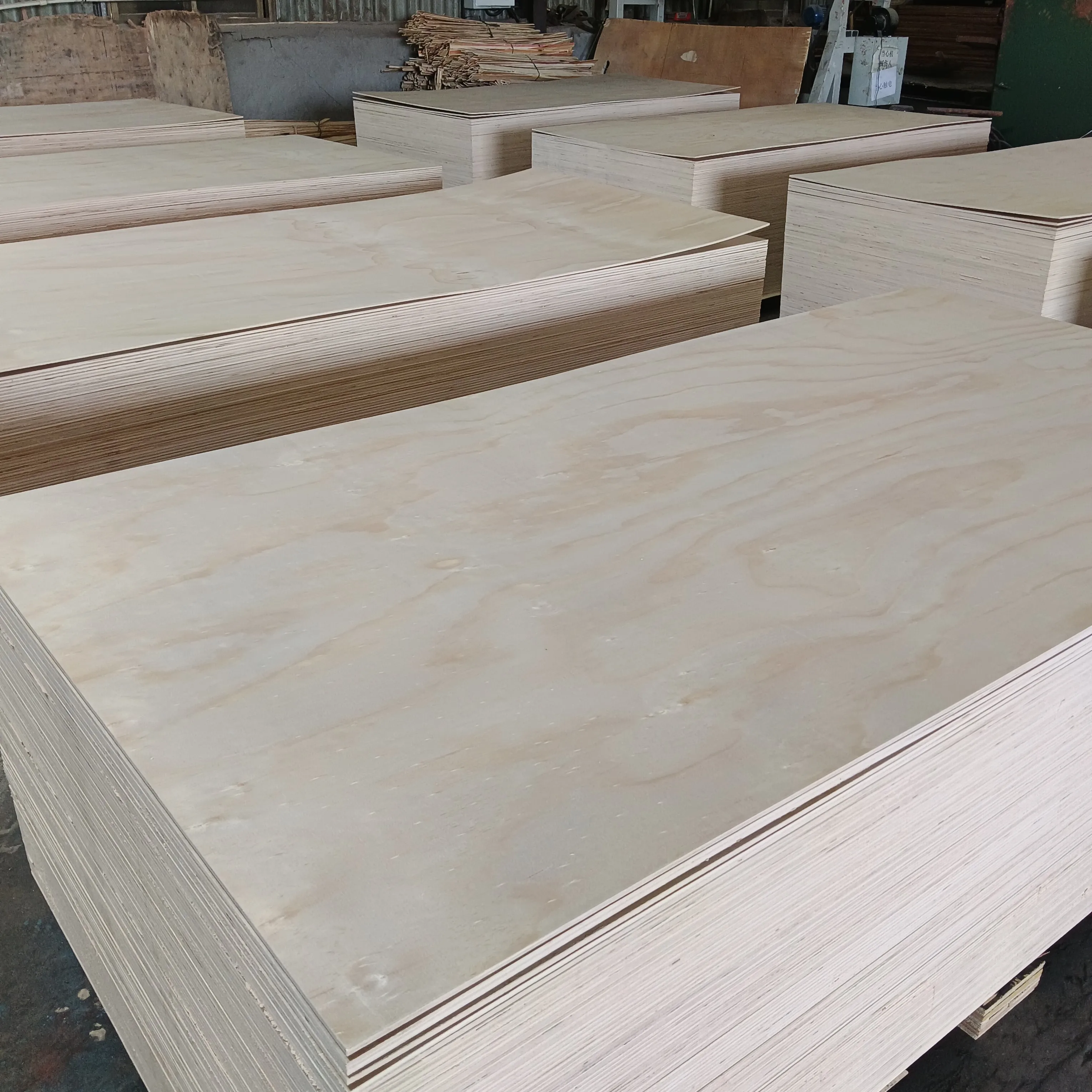 3/8  3/4 Waterproof Pine Plywood Sheet for Roofing Structural & Outdoor Wall Exterior