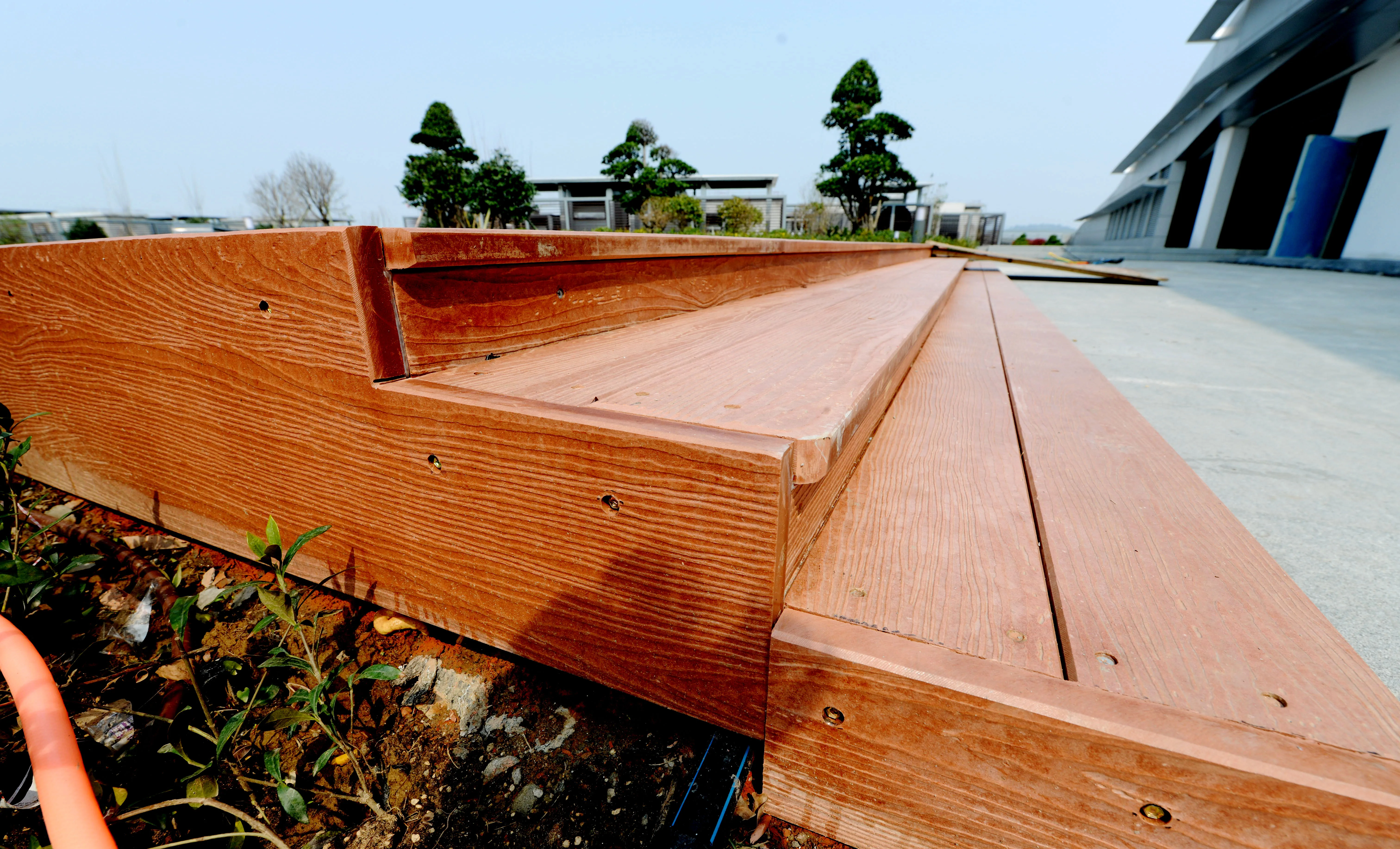 Brushed Finish Fiber Cement Board for Villa Application Decking-Covered Park County Park Boardwalk Decking