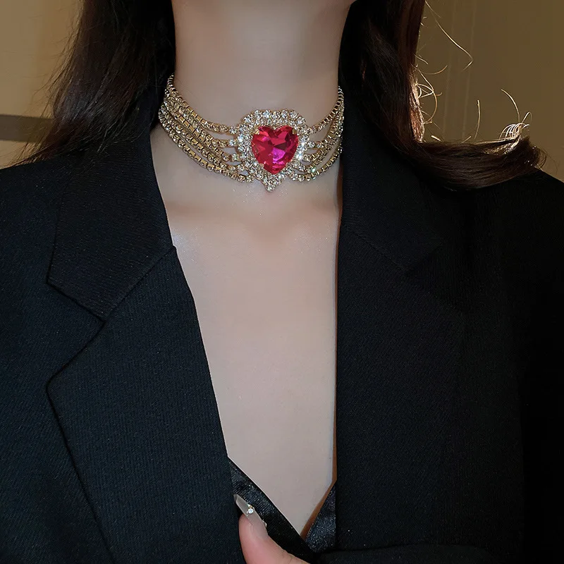 Copper diamond inlaid five row love Accessories exaggerated high-end collarbone chain fashionable light luxurious necklace