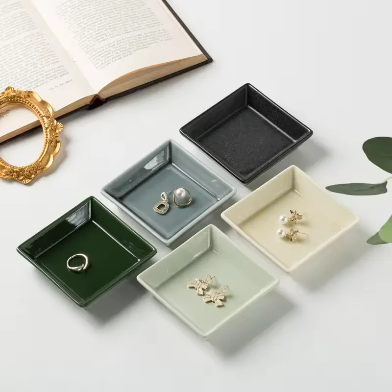 Wholesale 4 Inch Japanese-Style Square Ceramic Condiment Dishes Home Multi-Purpose Dipping Sauce And Snack Dish