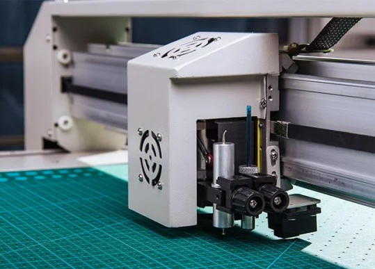 Flatbed Die Cutting Plotter Machine Automatic Flatbed Cutter & Creaser Full Cutting Machine FC-6090