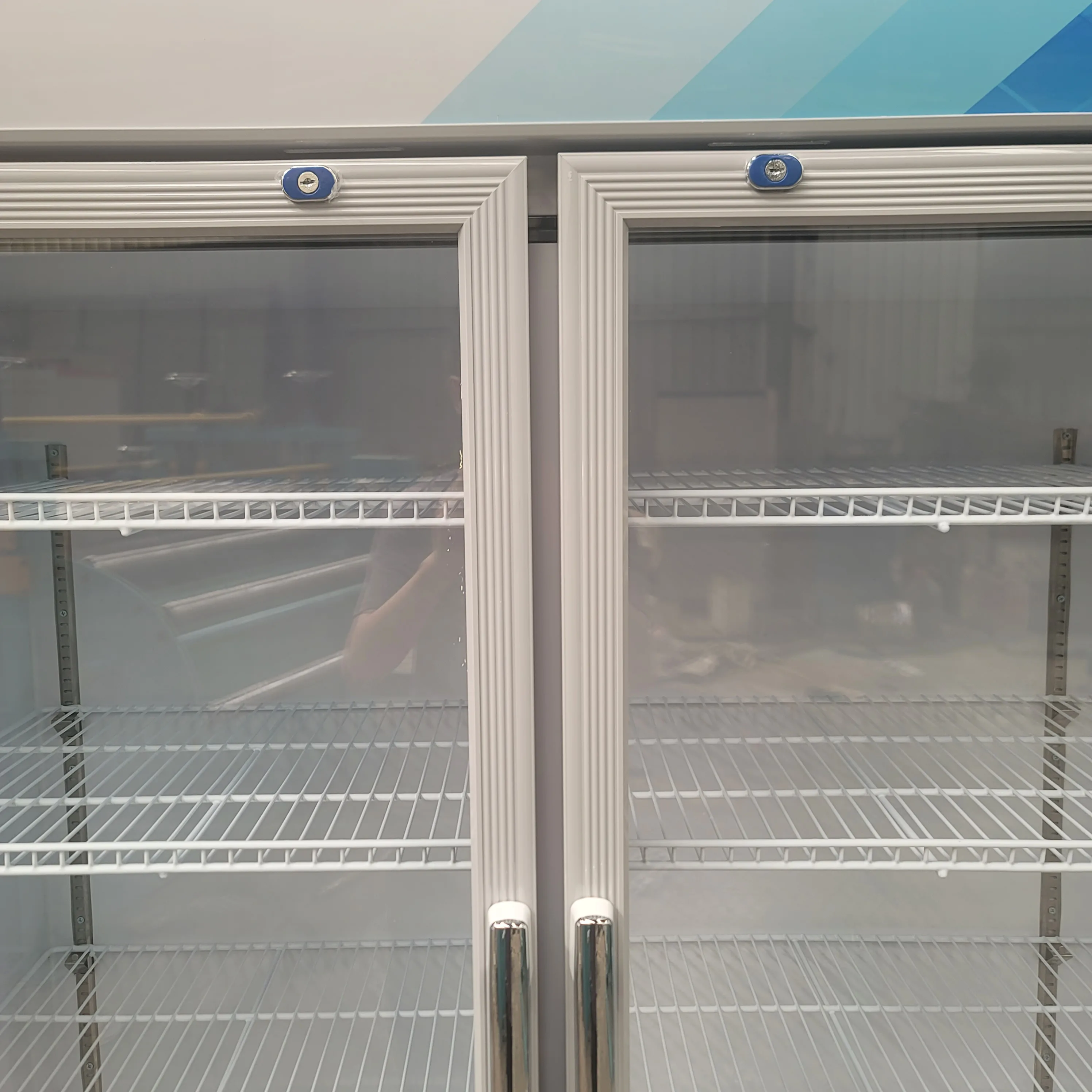 Commercial Cheap Price Pipe Cooling System Upright Cooler 3 Triple Door Beverage Bottle Display Refrigerator