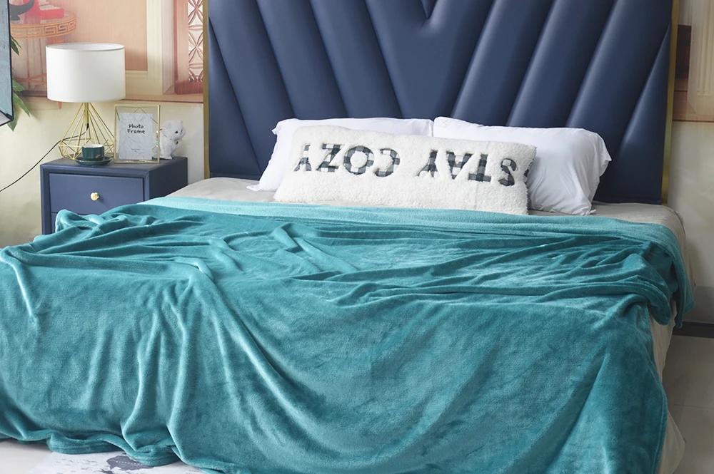 Blankets In Bulk Factory Custom Flannel Blanket All Season Solid Color European Style Flannel Fleece Blanket