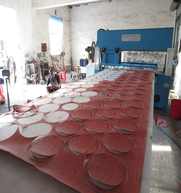 Hydraulic leather belt gantry moving cutting machine