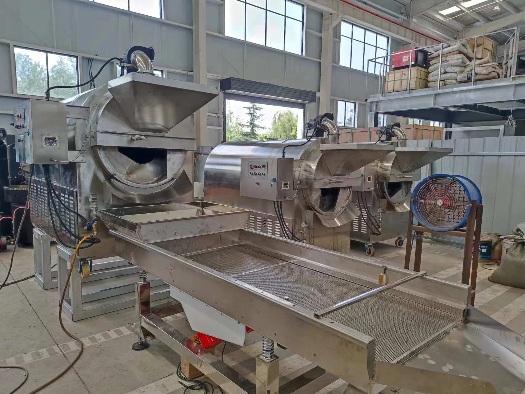 Corn Peanut Linear Vibrating Screen Stainless Steel Customized Powder Granule Sieving Machine