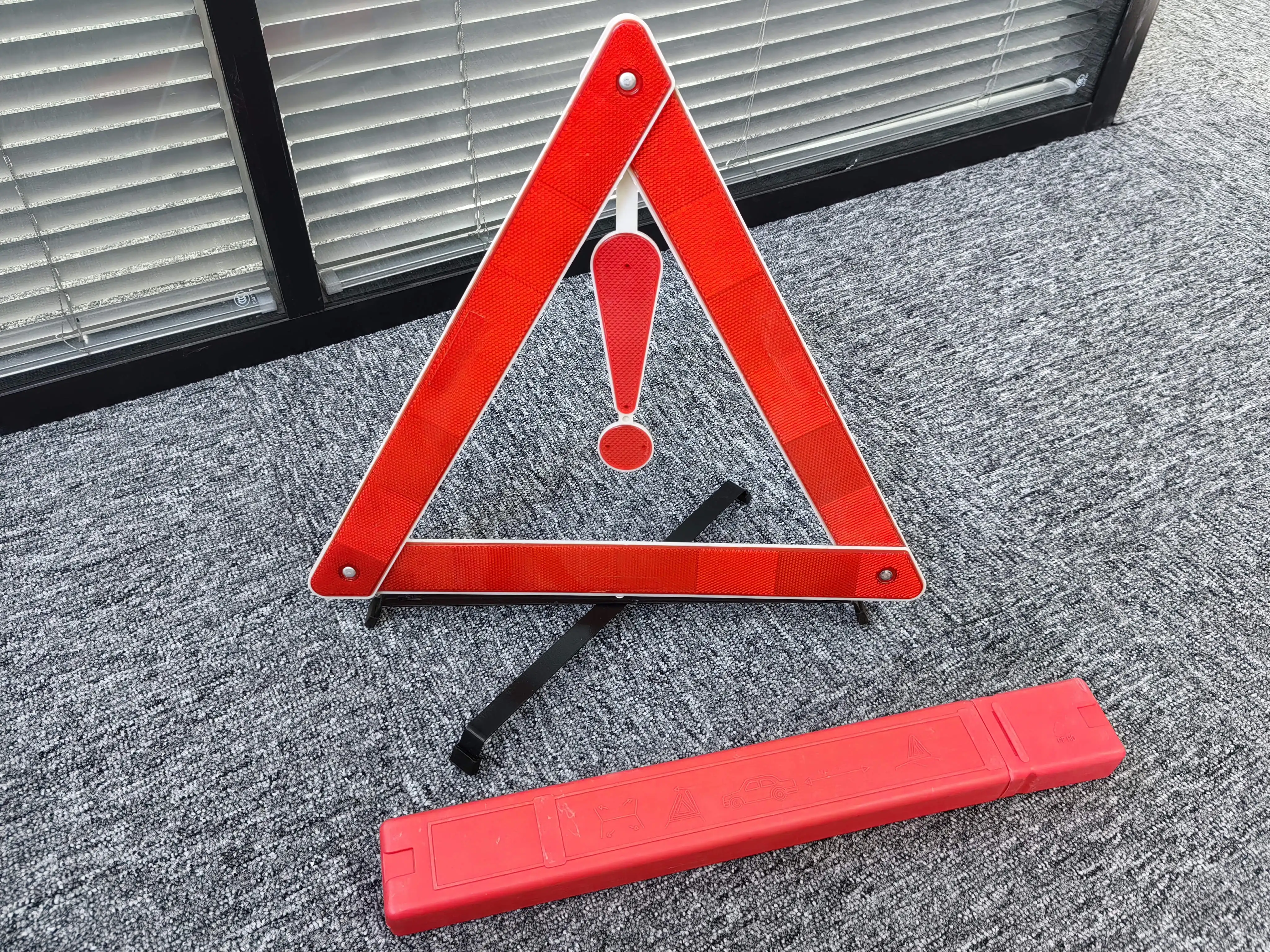 Traffic safety reflector car emergency tools warning triangle foldable hot sale warning triangle traffic sign