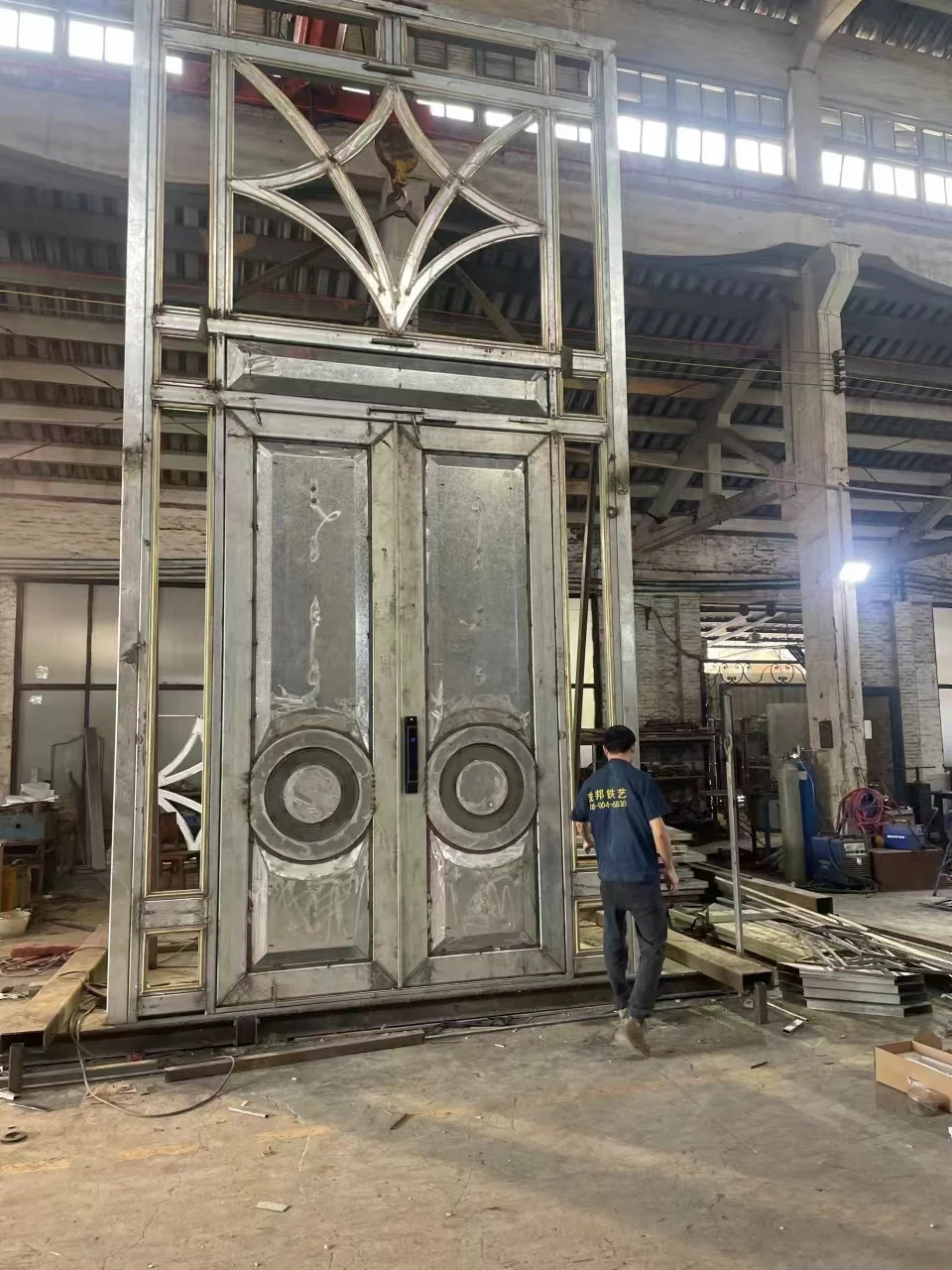 Hot Selling Wholesale Price Large Cast Iron Garden Door Design Safe Double Opening Glass Big Wrought Iron Villa Door
