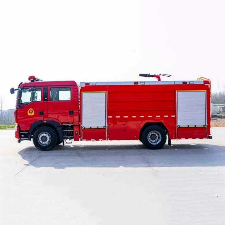 Китайский Производитель Sinotruck 8000L 8m3 пожарно-спасательное оборудование специальный грузовик с пеной и резервуаром для воды пожаротушение