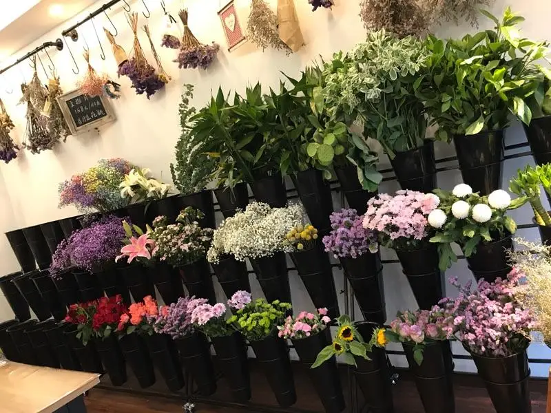 Yuncheng Garden Pp Black Long Cylinder 6L Simplicity Water Leakage Proof Flower Pot Bucket Plastic Vases