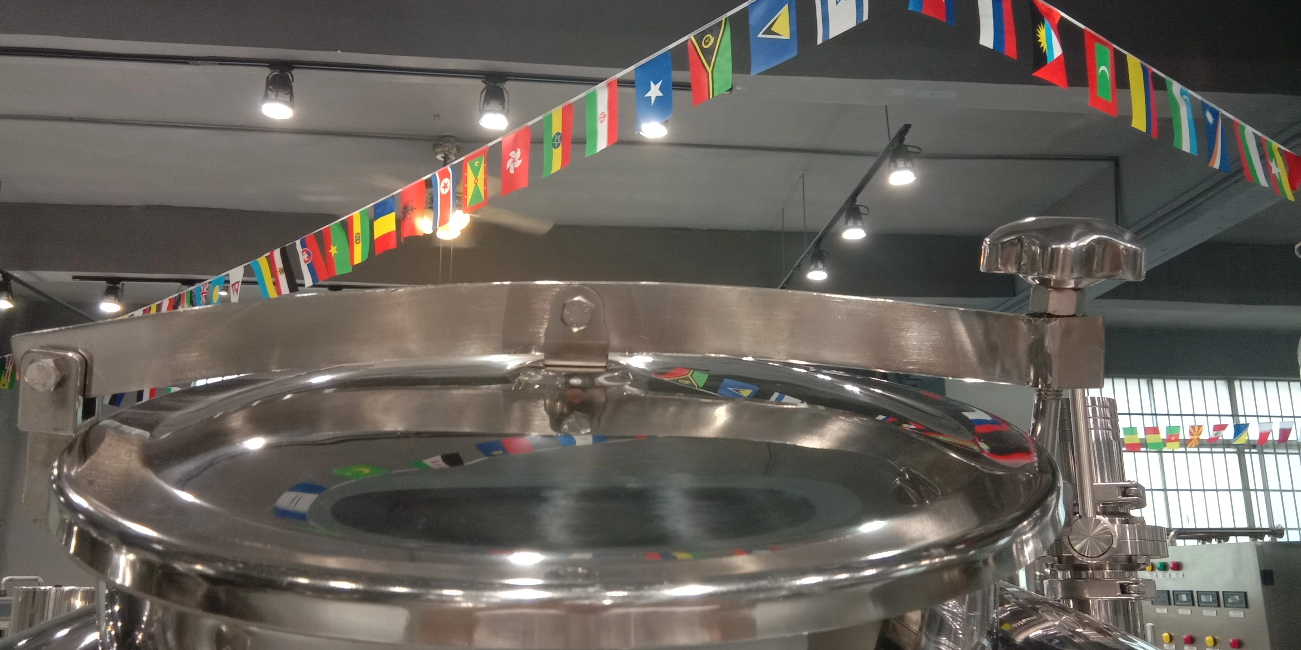 Stainless steel cosmetic storage tank milk storage tank