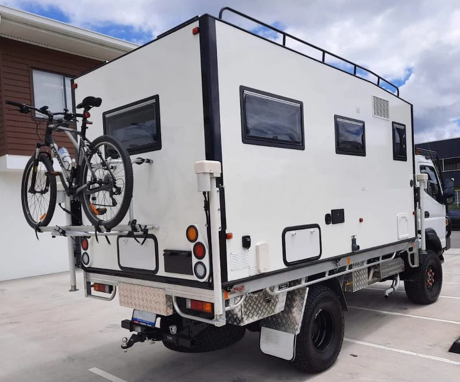 Manley Single-Cab 4x4 Offroad Motorhome Fibreglass Aluminium frame Truck-Based Motorhomes Slide-on Box Pod Truck Camper