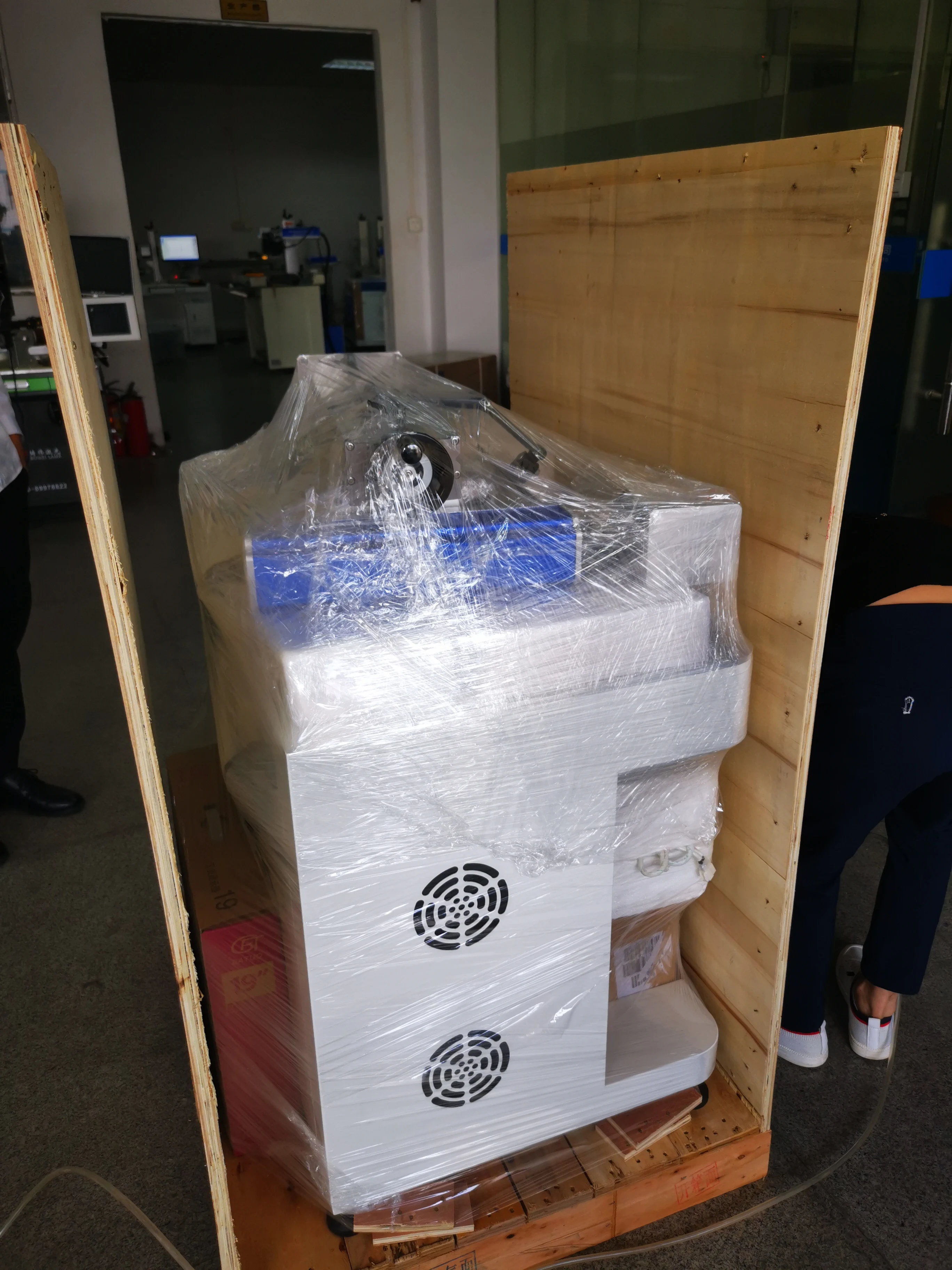 Customized Fiber Laser Solutions for Marking, Etching, & Dynamic 3D Color Printing (Featuring 60W, 30W, & 50W Power Options)