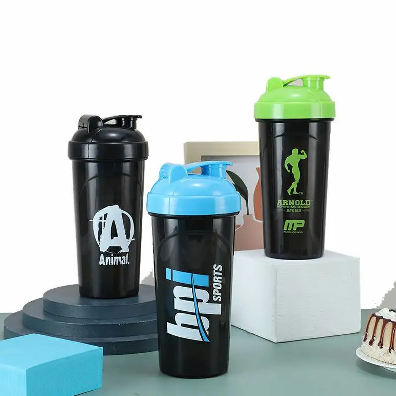 Customized Logo 700ml Gym Sports Plastic Water Bottle Shaker Cups Blender Protein Shaker Bottle for Shakes Protein Mixes Fitness