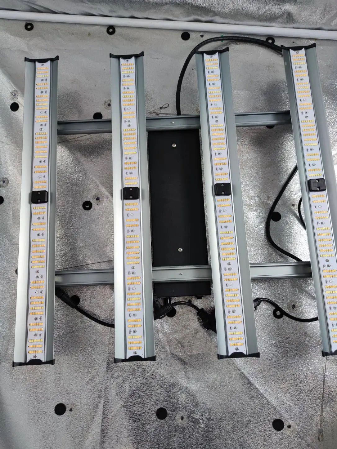 240W Sosen Driver 4 Bar 2.6 umol/J  Dimming 0-10V Control Plug and Play CTLite LED Grow Light for Indoor Herbs Planting