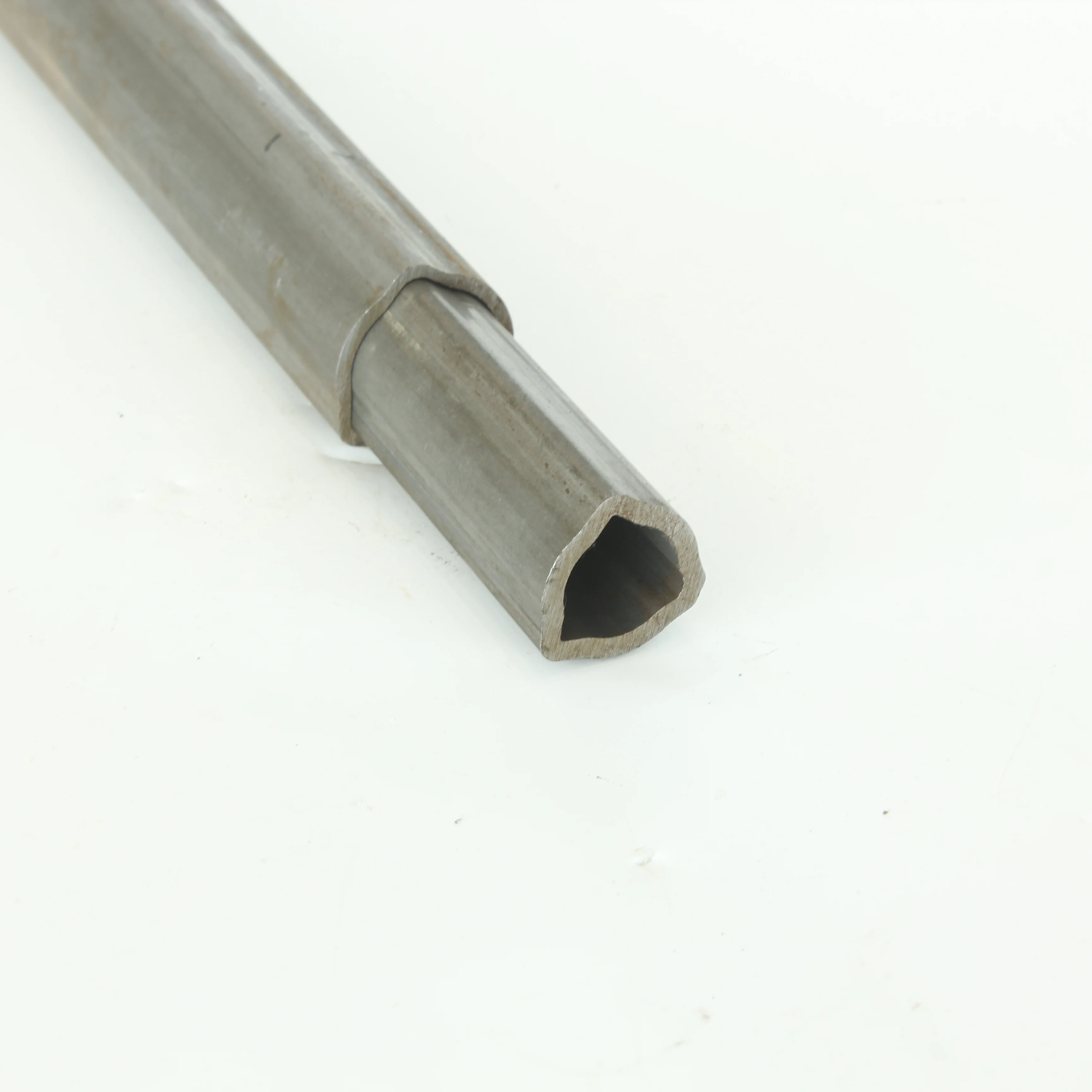 Хорошие продажи треугольная труба для тракторов