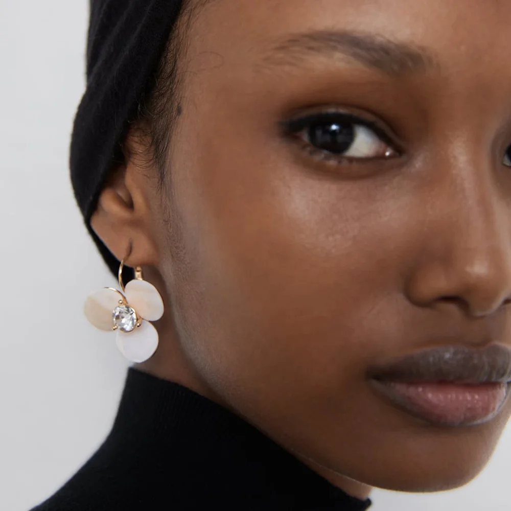 2020 Fashionable Elegant White Flower Dangle Earrings For Women