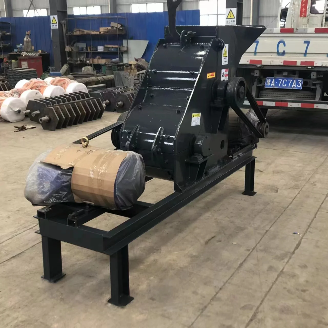 good quality reliable structure  mobile diesel engine hammer crusher