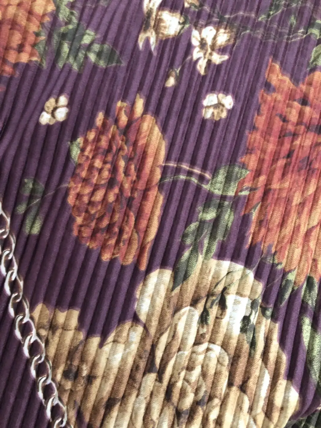 2022 Luxury cosmetics brand Promotional lady pleated scarf crinkle scarf for neck hair bag fashion accessory