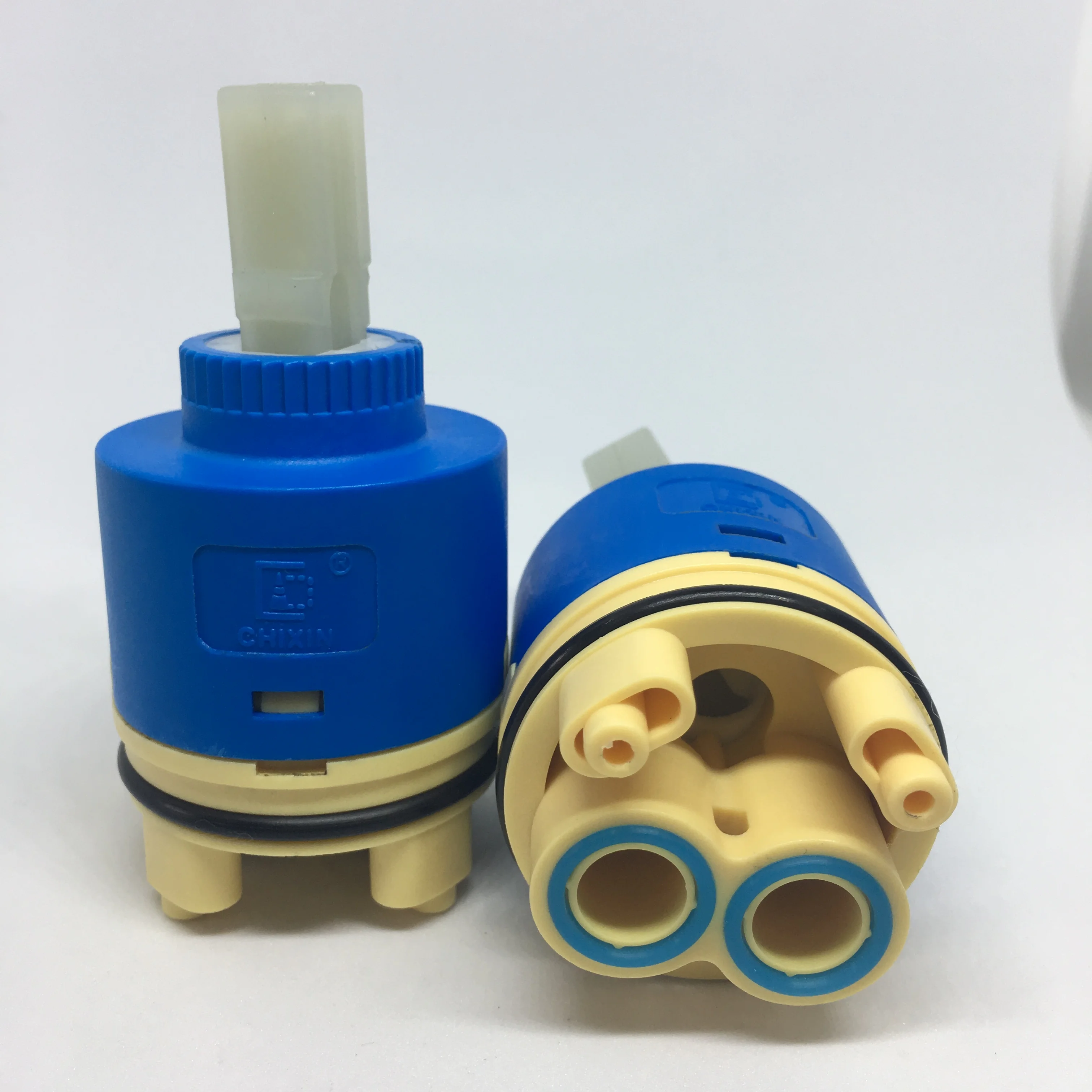 35mm 3-Steps Water-Saving Ceramic Tap Cartridge with Distributor of Faucet Cartridge