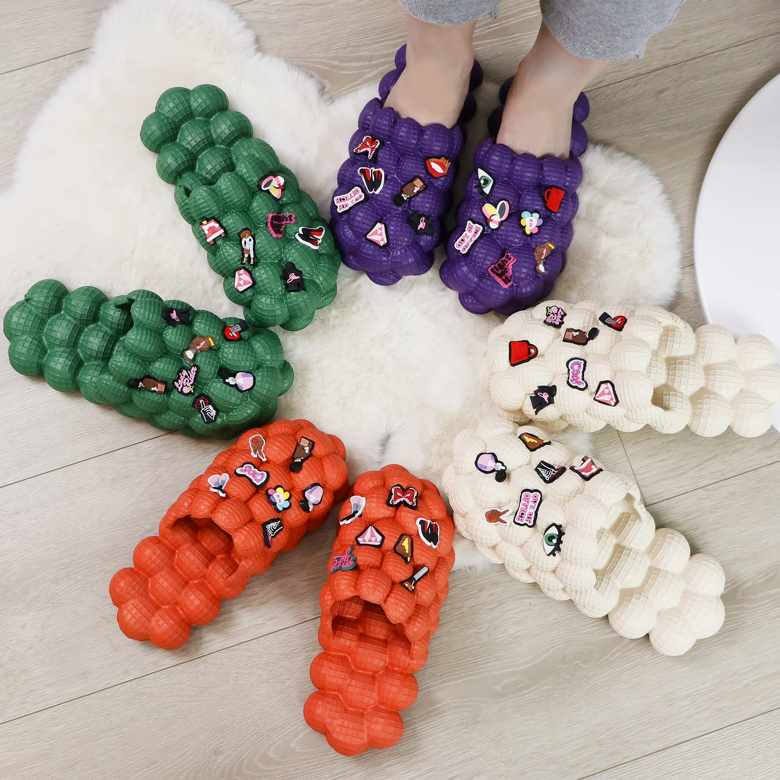 Amazon Hotsale Wholesale Unisex Summer Women Bubble Slides, Ladies Designer Massage Sandals Men Bubble Slippers with Charms