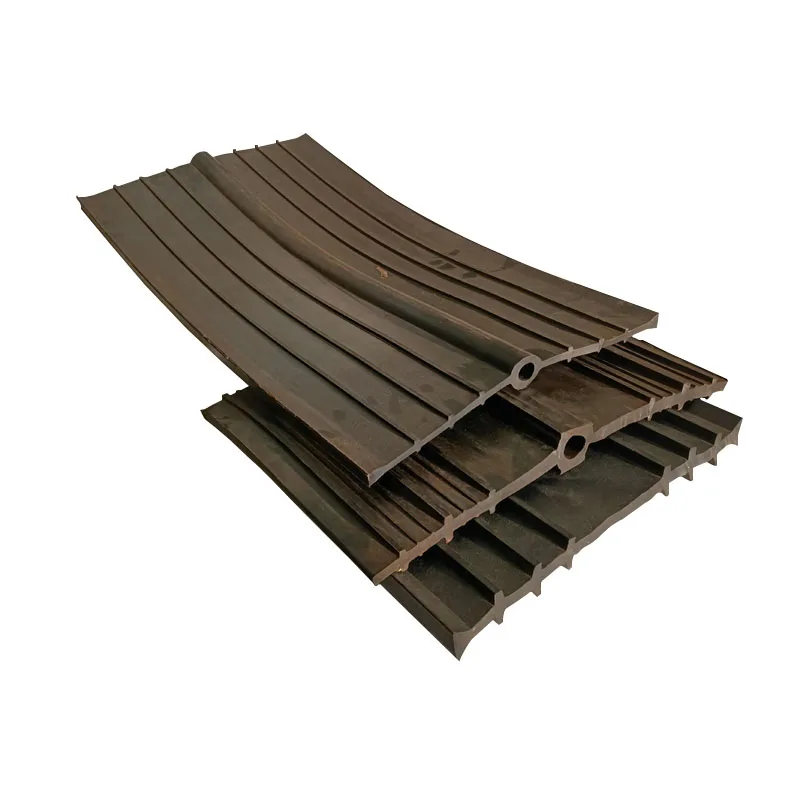 The construction joint shall be pasted with water stop belt outside the deformation joint water stop belt of metro tunnel