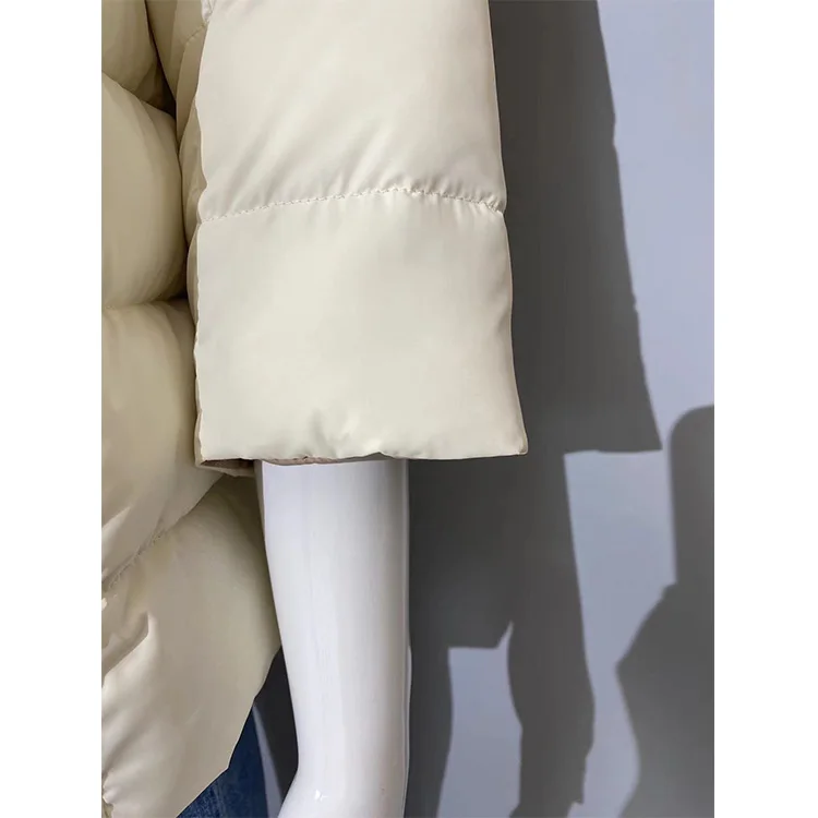 New 2024 winter Korean-style down cotton jacket for petite women, short bread-style coat, college style cotton jacket.