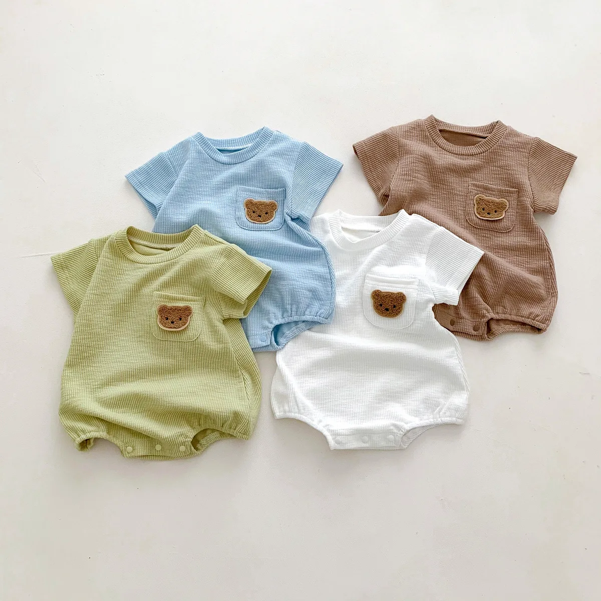 Wholesale 2022 Summer Bear Pocket Breathable Romper Infant Baby Romper