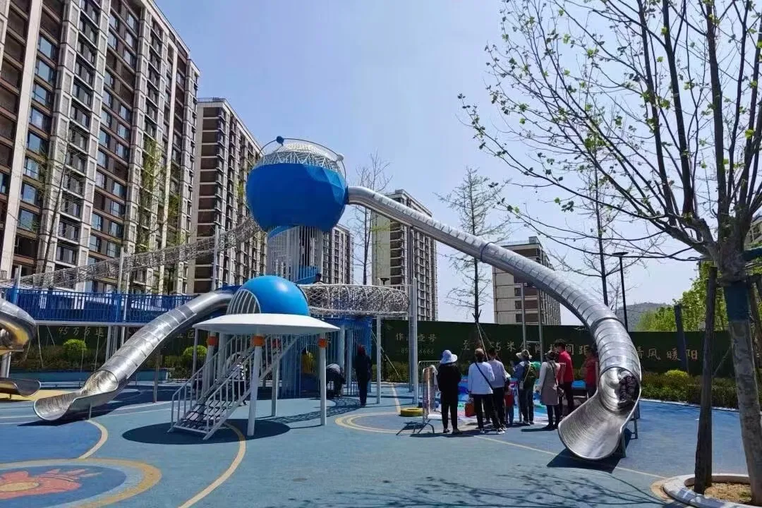 Easy To Clean Outdoor Pool Slide Large Park Playground Slide Kids Amus Children Spiral Tube Playground Stainless Steel  Slide