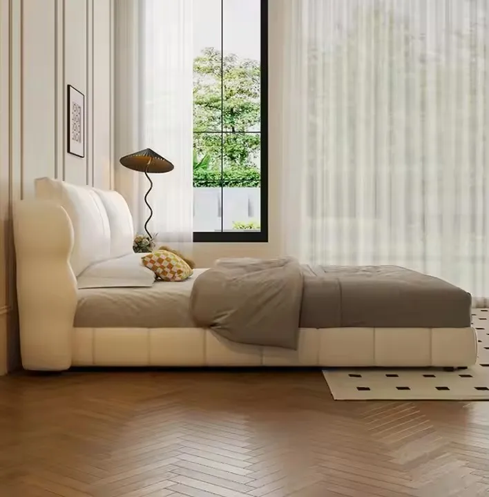 Простая мягкая кровать размера «King-Size»