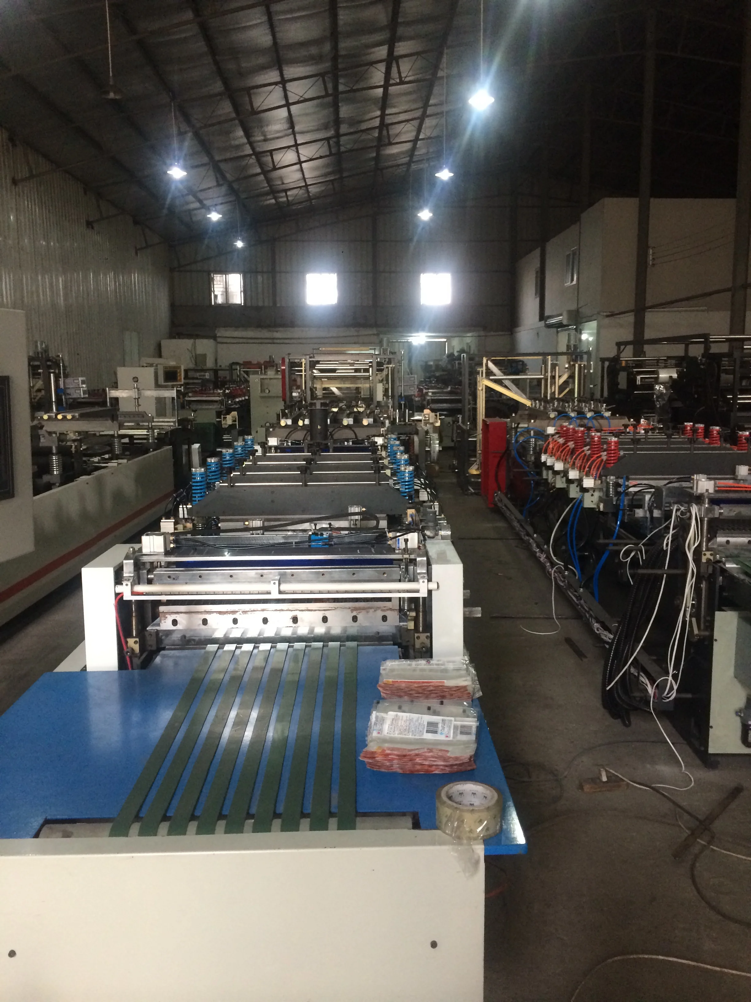 High Speed Stand up Pouch Zipper Plastic bag Three Side Sealing Bag Making Machines Video Technical Support