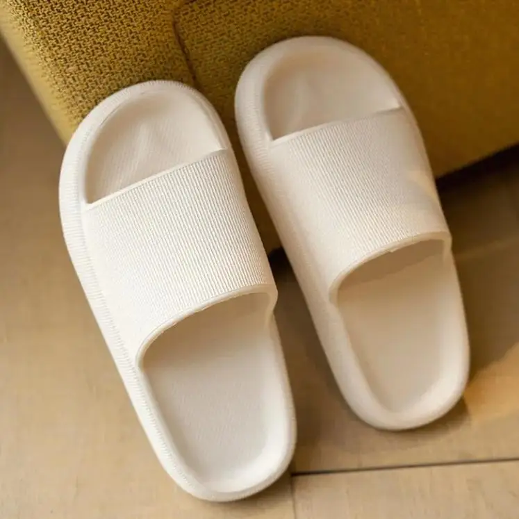 Custom Slippers Non-slip Indoor Thick Soled Eva Form Cloud Slippers Chancletas De Mujer Pillow Slides for Women
