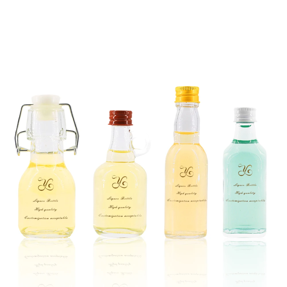 Custom Luxury Mini 50ml 70ml Liquor Clear Glass Bottles Empty Wedding Party Favors Mini Liquor Bottle 50ml for Whiskey