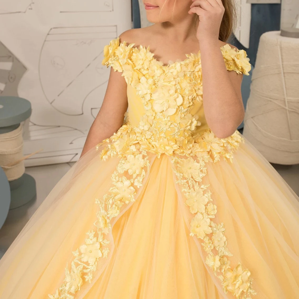 Off The Shoulder Appliques Pageant Gowns First Communion Dresses For Kids Party Dress Yellow Flower Girl Dresses For Wedding