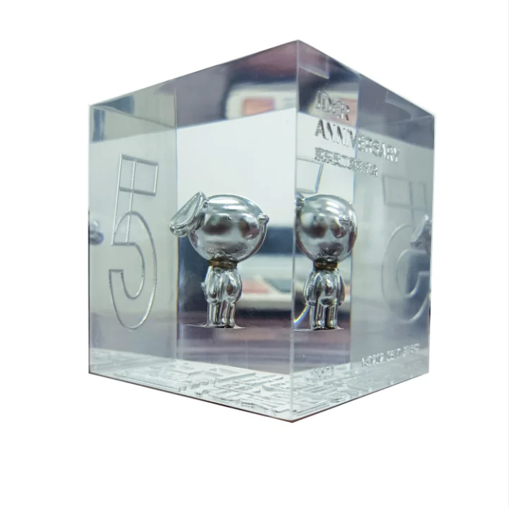 OEM and ODM  Clear Square Acrylic Resin Ornament Crafts with bear inside