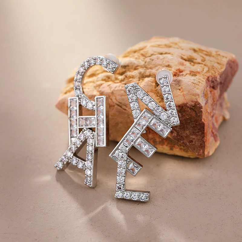 In stock Simple Design Stylish Ladies Bling Bling Zircon Letter Earrings