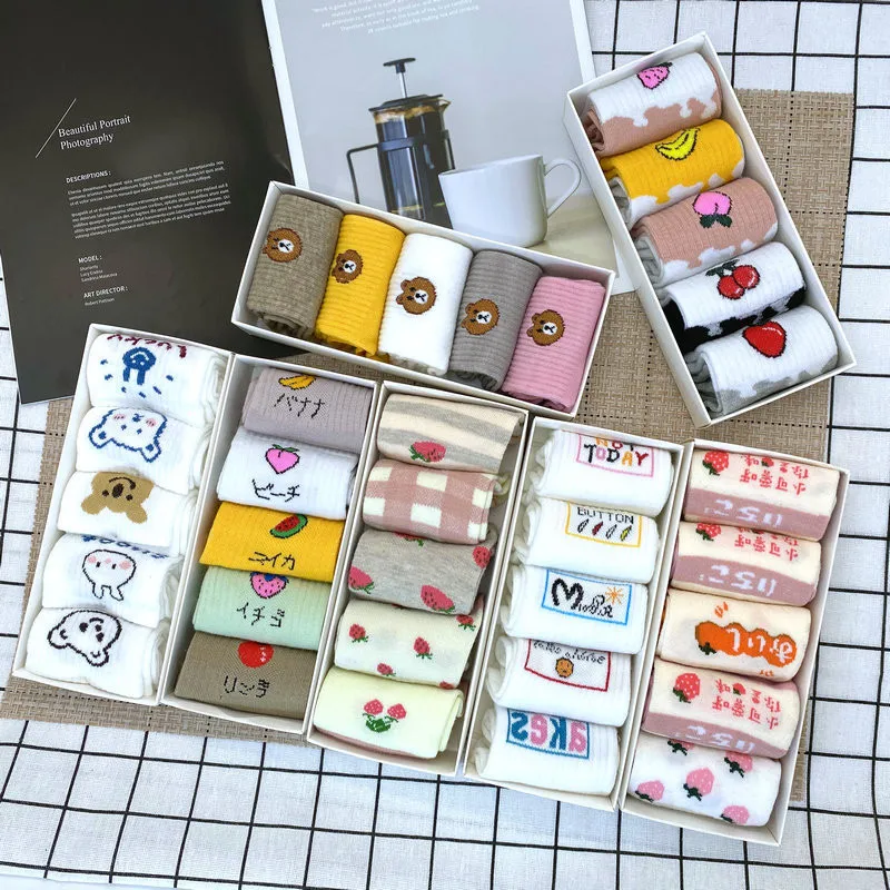 Wholesale Womens Woman Teen Girl Ankle Korea Cartoon Socks Short Cheap Fashion Funny White Cotton 5 Pairs Box Socks
