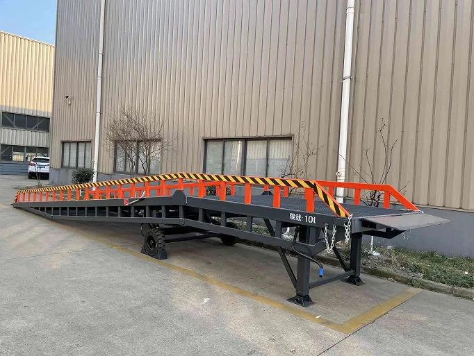 Hydraulic Movable Heavy Duty Work Platform Portable Mobile Loading Dock Ramps for Forklift