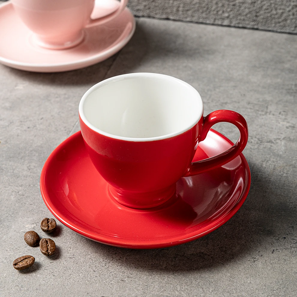 Заводская дешевая фарфоровая цветная белая чайная чашка 220 мл с блюдцем, индивидуальный логотип для отеля, кофейни, набор керамических кофейных чашек 3 унции