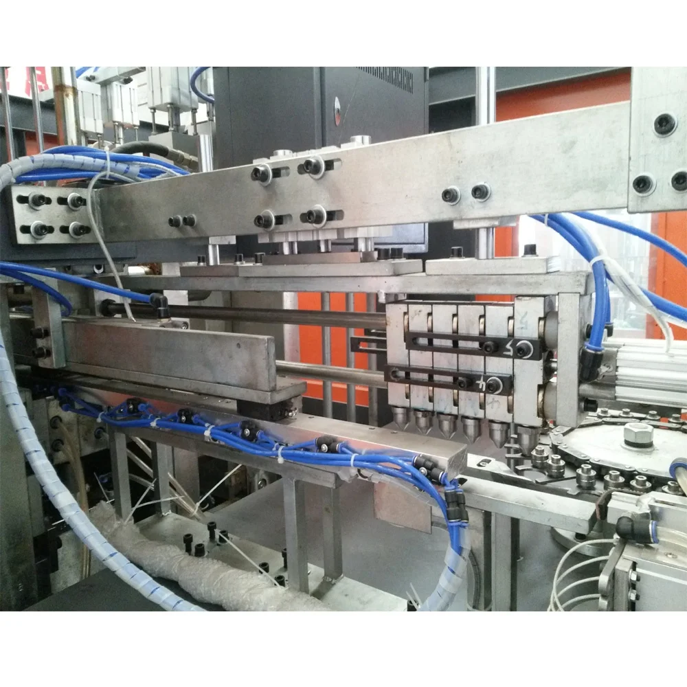 
Automatic Water/ Carbonated Drink/ Beverage Plastic PET Bottle Blowing Molding Machine 