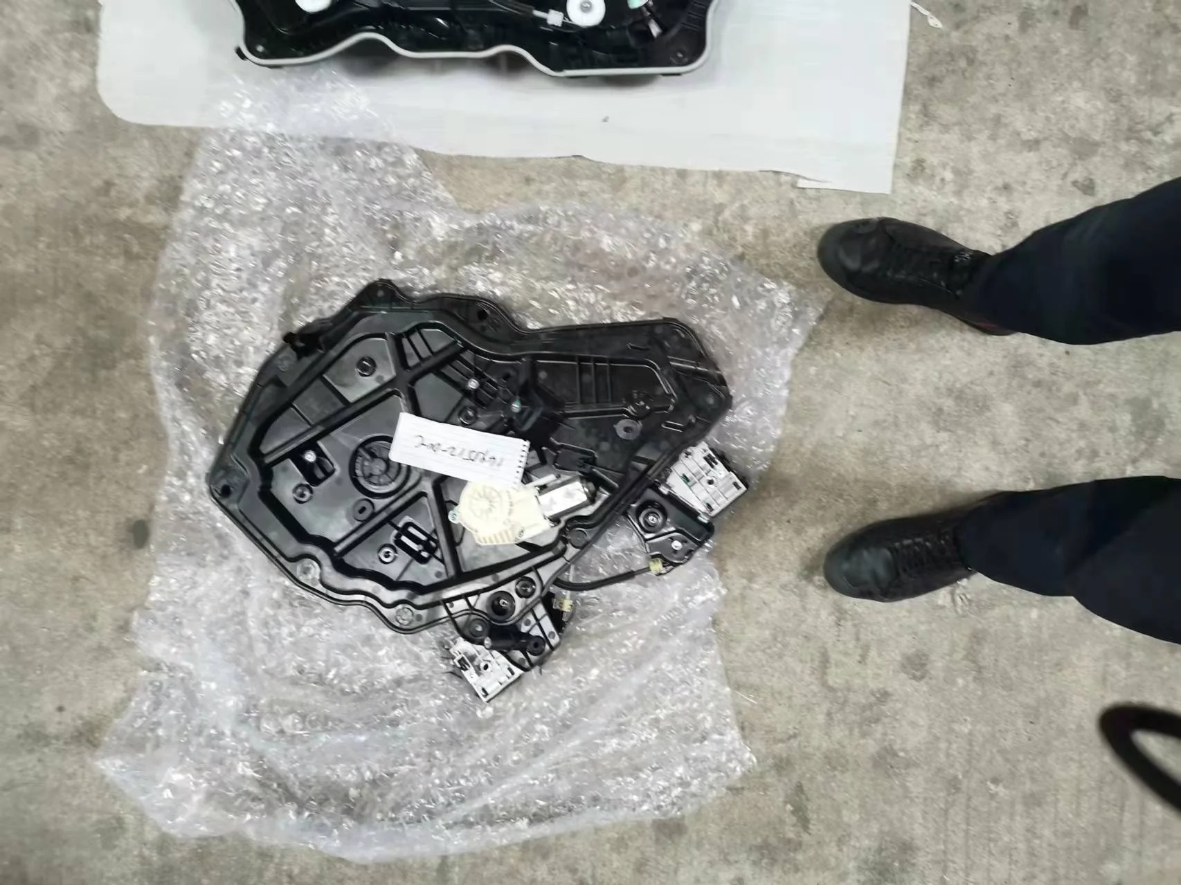 Автозапчасти New Energy 1495509-00-C-Z стеклоподъемник передний правый для tesla