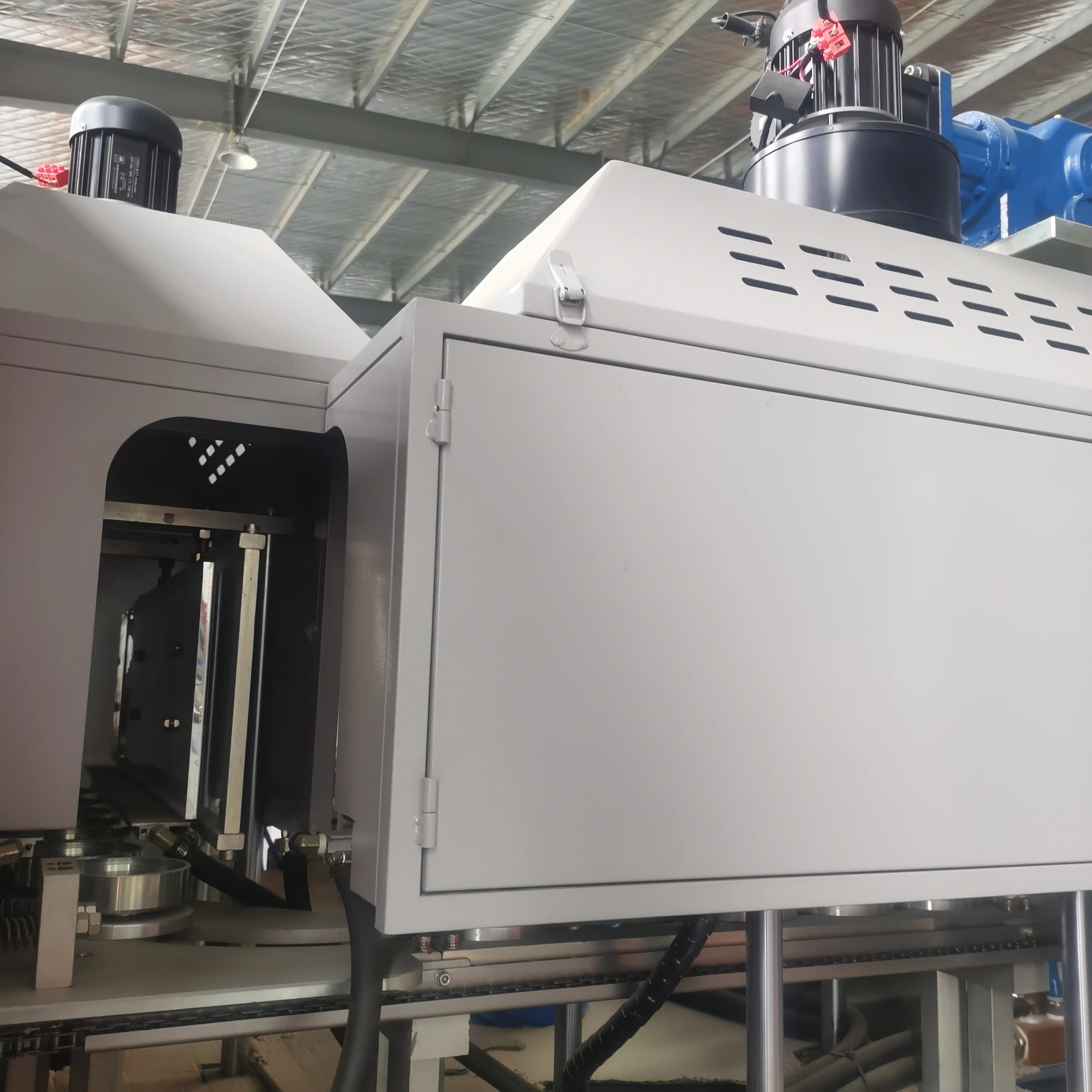 Cheapest price bottle stretch automatic Chinese brand blowing machine