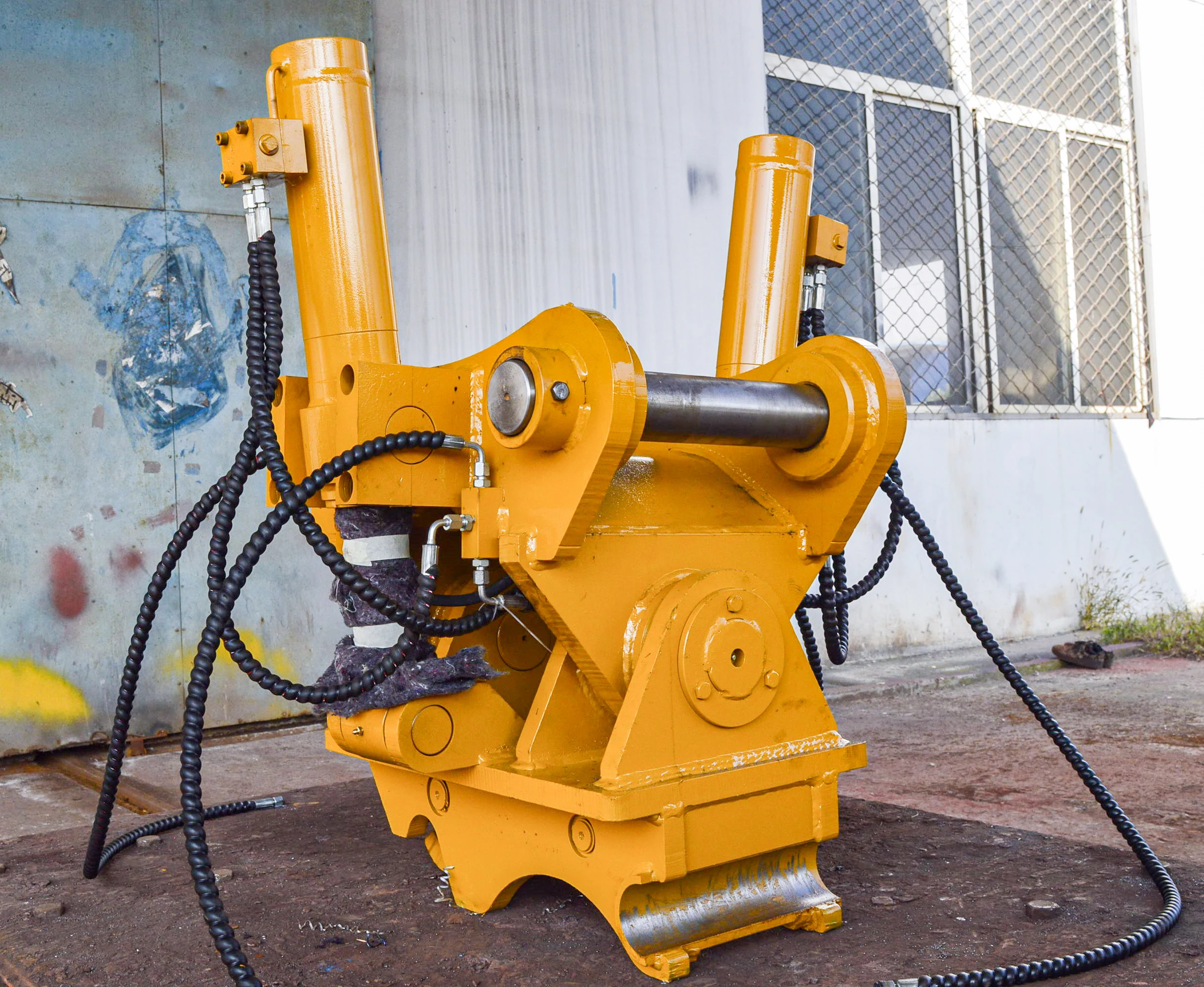 China Manufacture Direct Sale Hydraulic Rotating Quick Hitch Suitable 1-50Ton Excavator