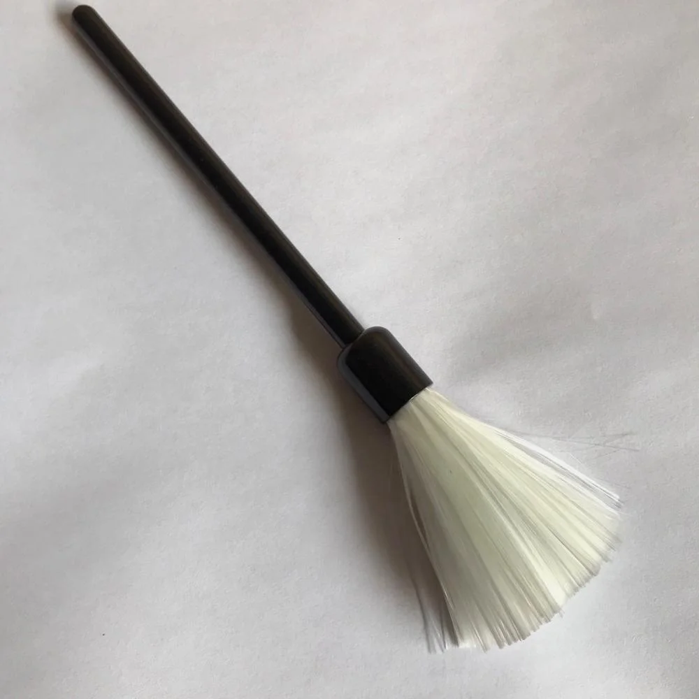 Factory Price Customized Logo Accepted Medical Forensic Use Professional White Color Fiberglass Latent Fingerprint Brush