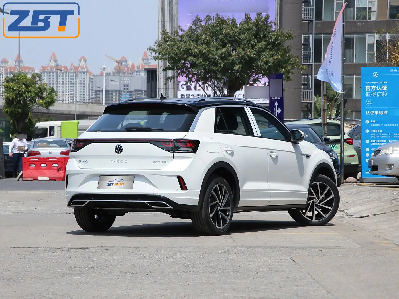 2024 VW T-Roc 300tsi DSG Starlight Edition Compact Left-Hand Drive Vehicle SUV Automatic Gasoline Car Used
