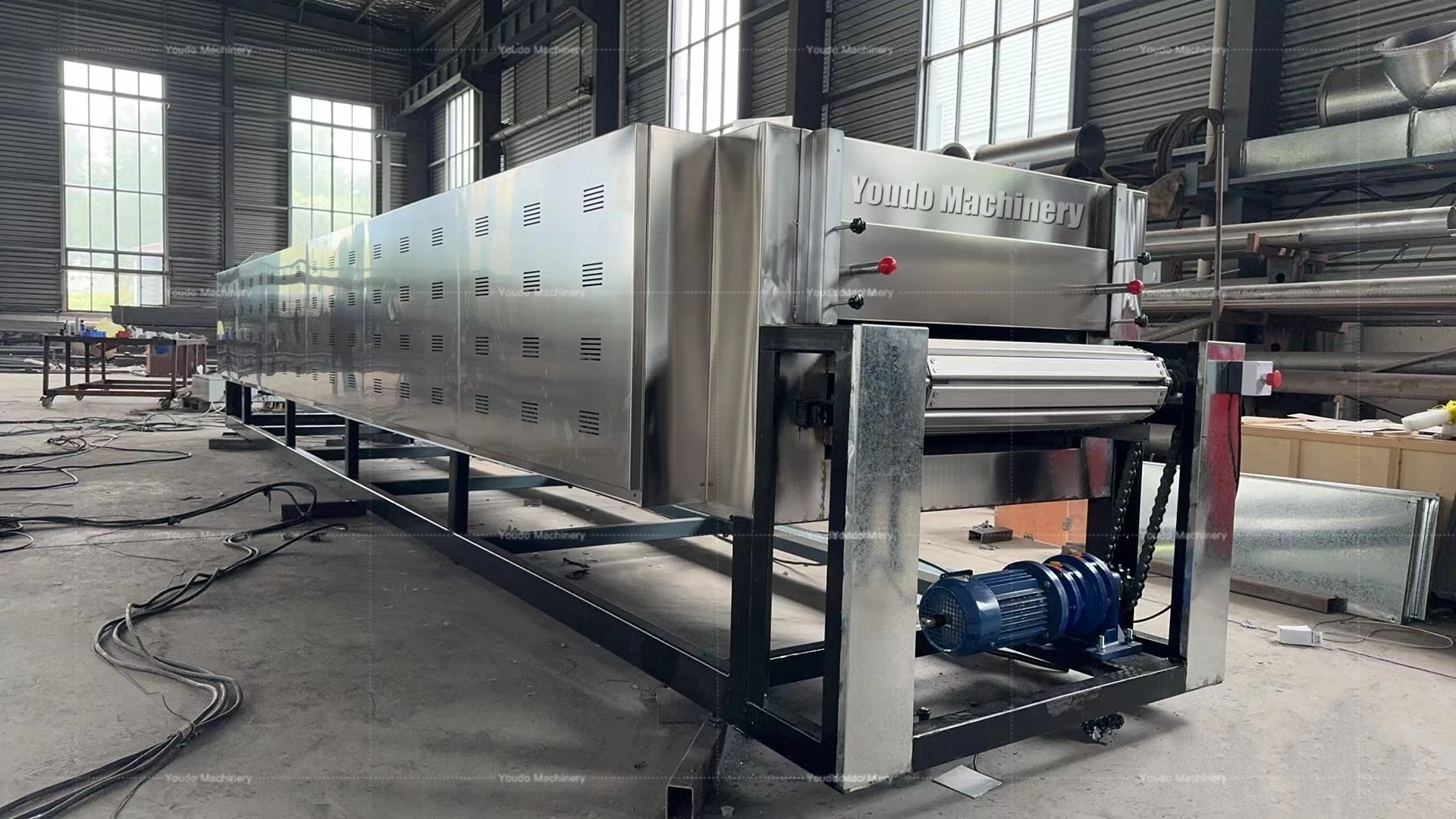 Gas Tunnel Oven with High Capacity of 200kg per hour Output and 10 to 15 cubic meters per hour Gas Consumption for Bakeries
